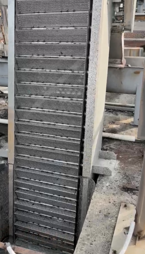 精準截污 智護清澄 | 山東地衛環保網板式格柵清污機，筑牢污水治理第一道防線